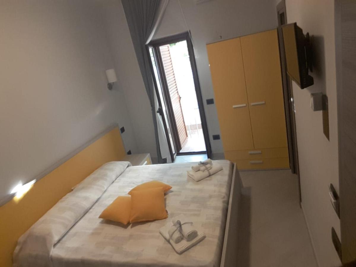 Affittacamere Borgata Marina Roseto Capo Spulico Exterior photo